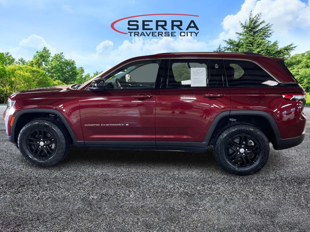 2023 Jeep Cherokee Laredo photo 8