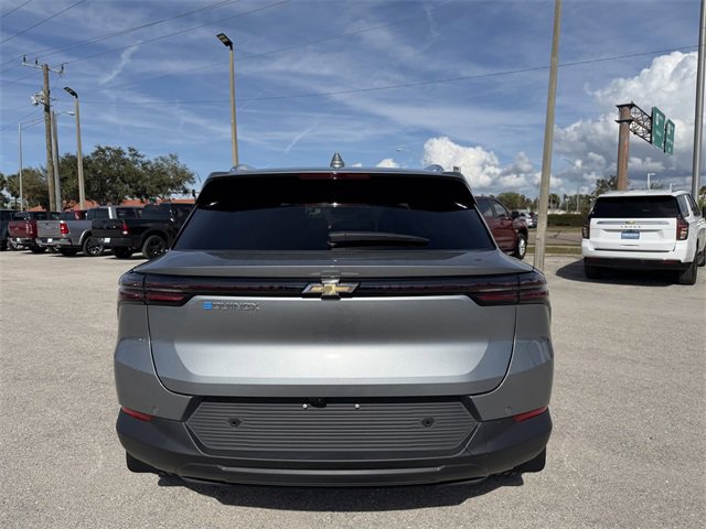 2026 Chevrolet Equinox LT photo 2