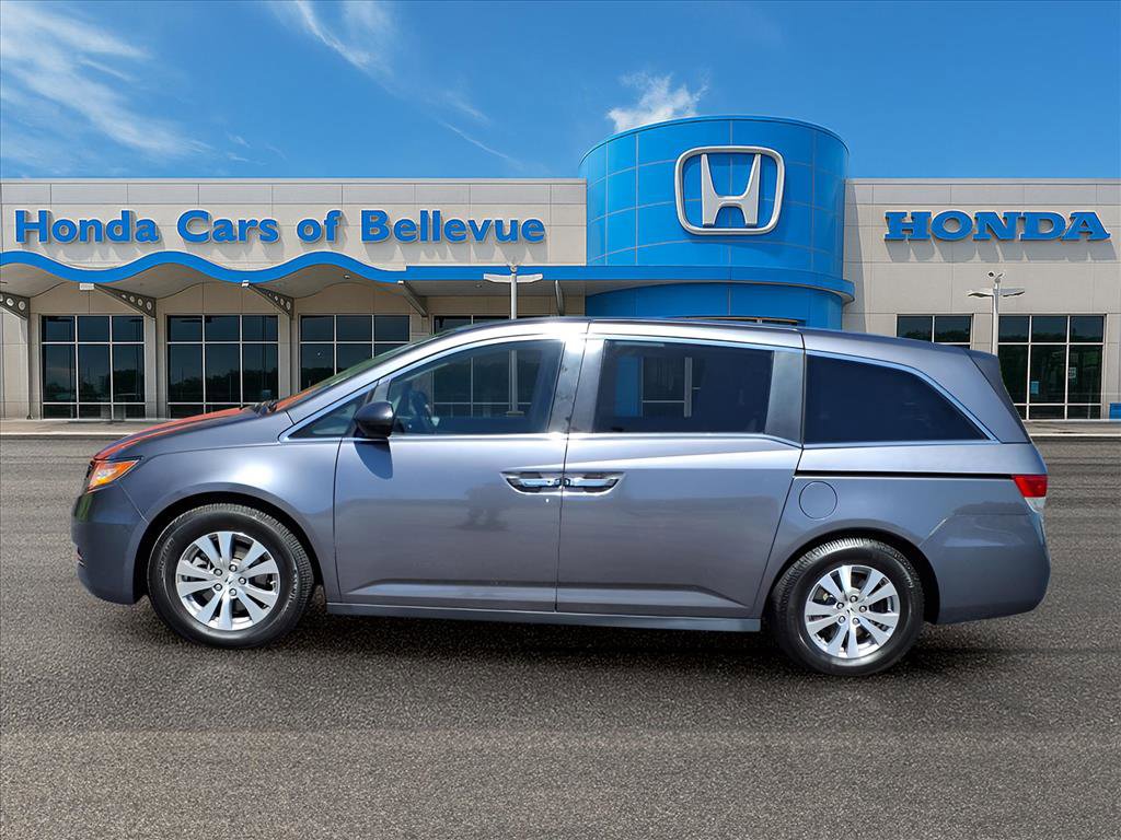 2016 Honda Odyssey SE photo 2