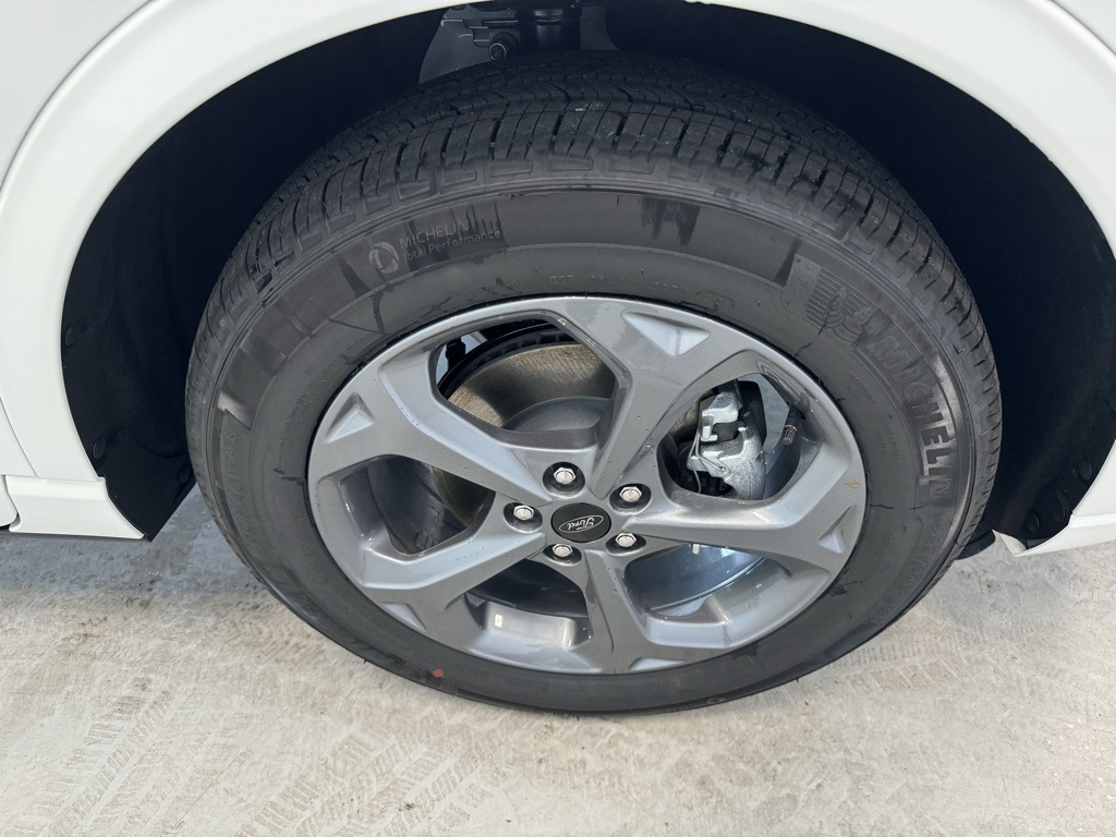 2024 Ford Escape ST-Line photo 12