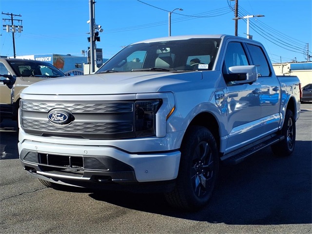 2025 Ford F-150 Lightning Lariat's photo