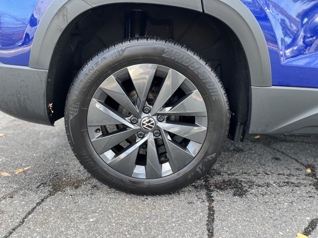 2024 Volkswagen Taos S photo 4