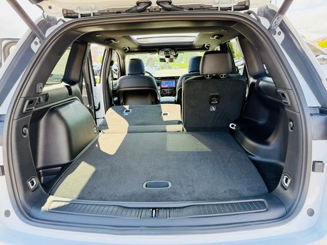 2025 Jeep Grand Cherokee Limited photo 29