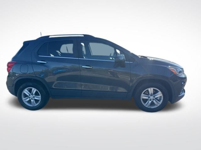 2017 Chevrolet Trax LT photo 3