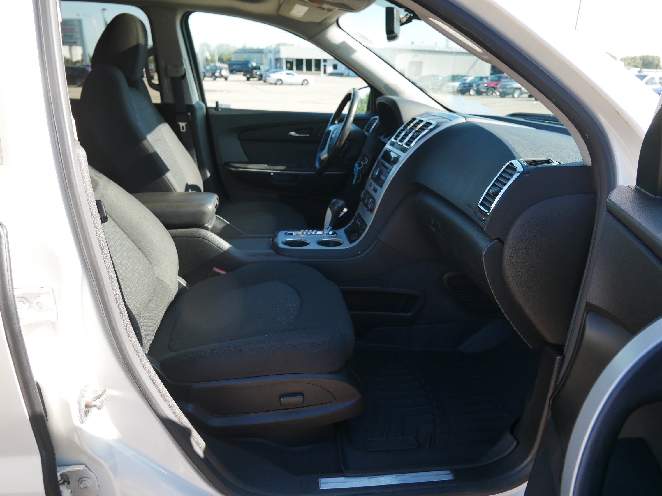 2011 Gmc Acadia SLE photo 14