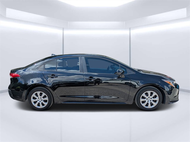 2024 Toyota Corolla LE photo 2