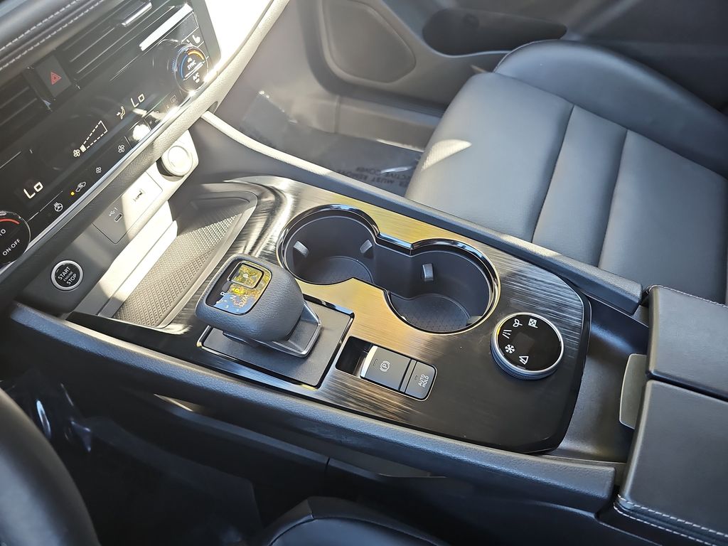 2022 Nissan Rogue SV photo 24