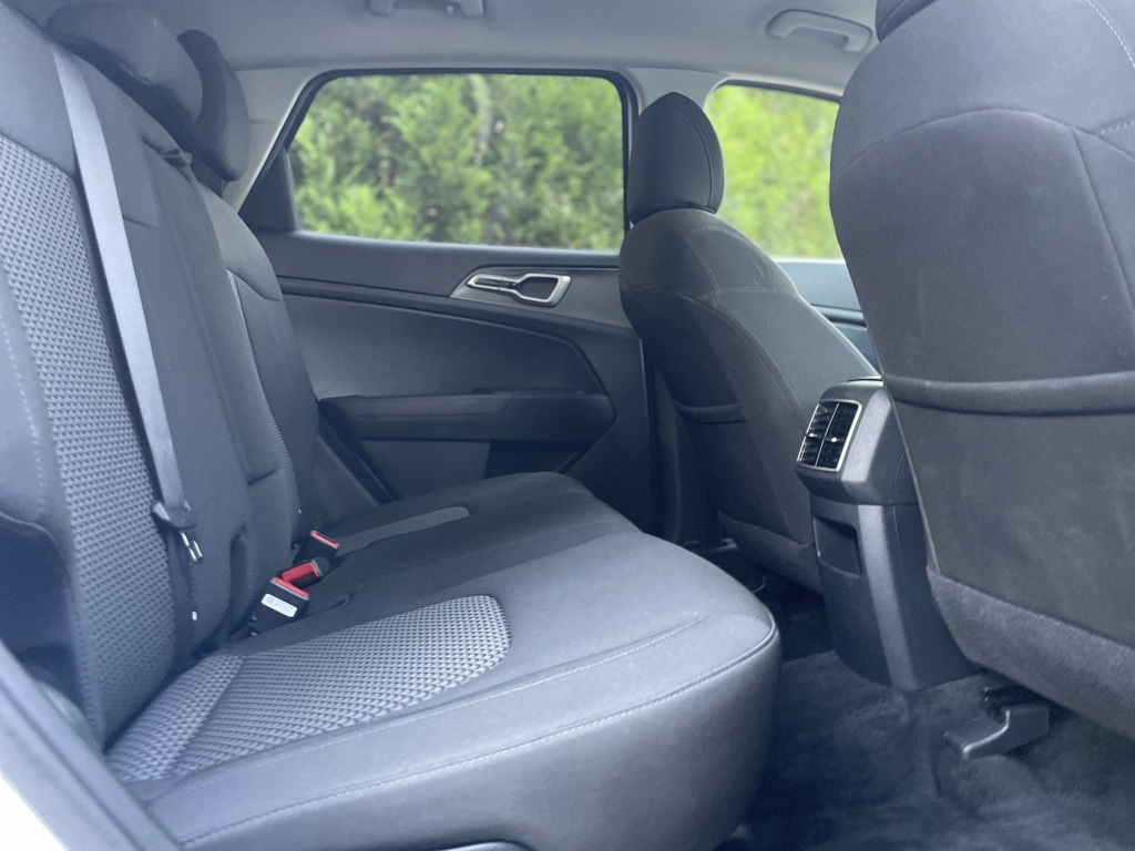2024 Kia Sportage LX photo 19
