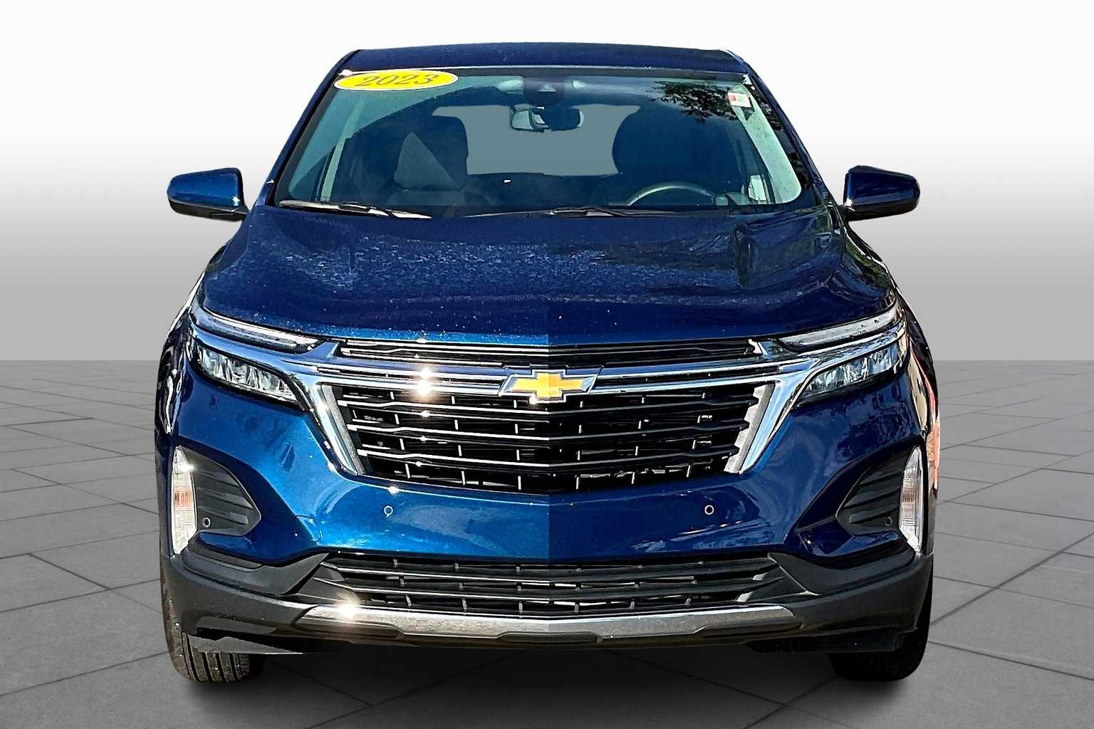 2023 Chevrolet Equinox LT photo 3