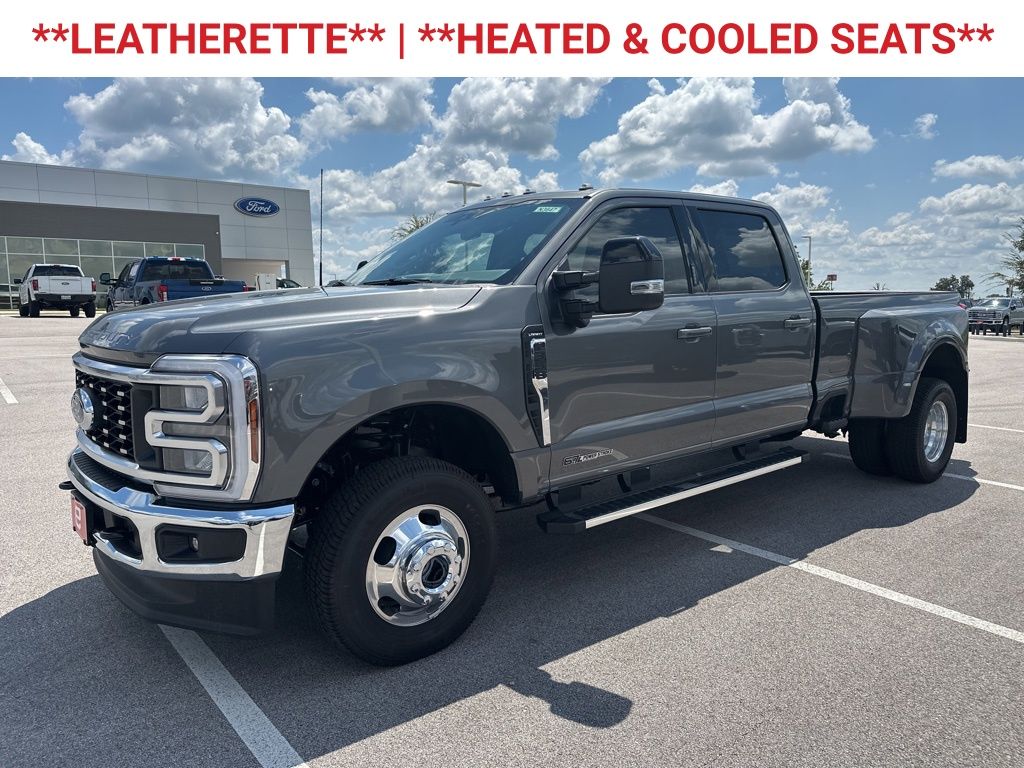 2026 Ford F-350 Lariat photo 3