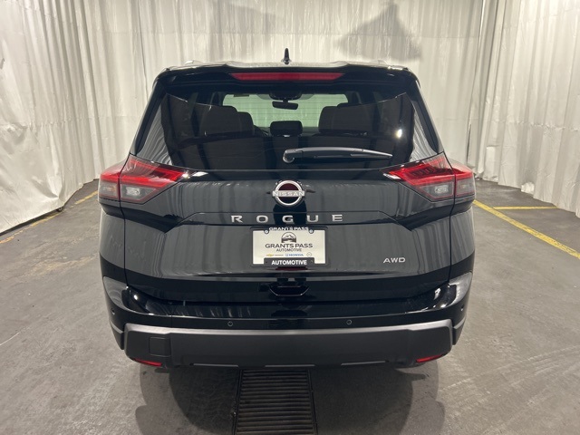 2026 Nissan Rogue SV photo 4