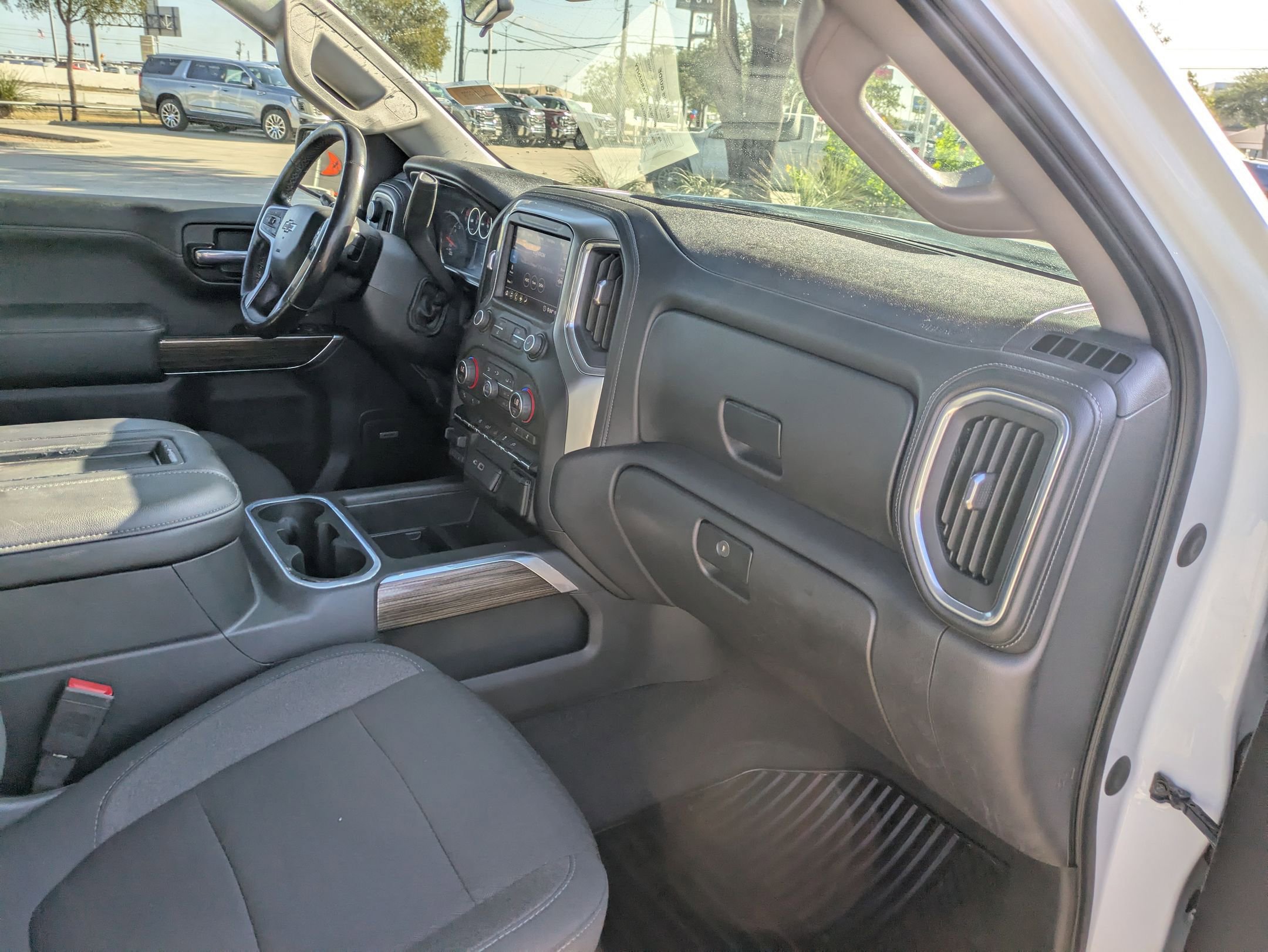 2020 Chevrolet Silverado 1500 RST photo 27