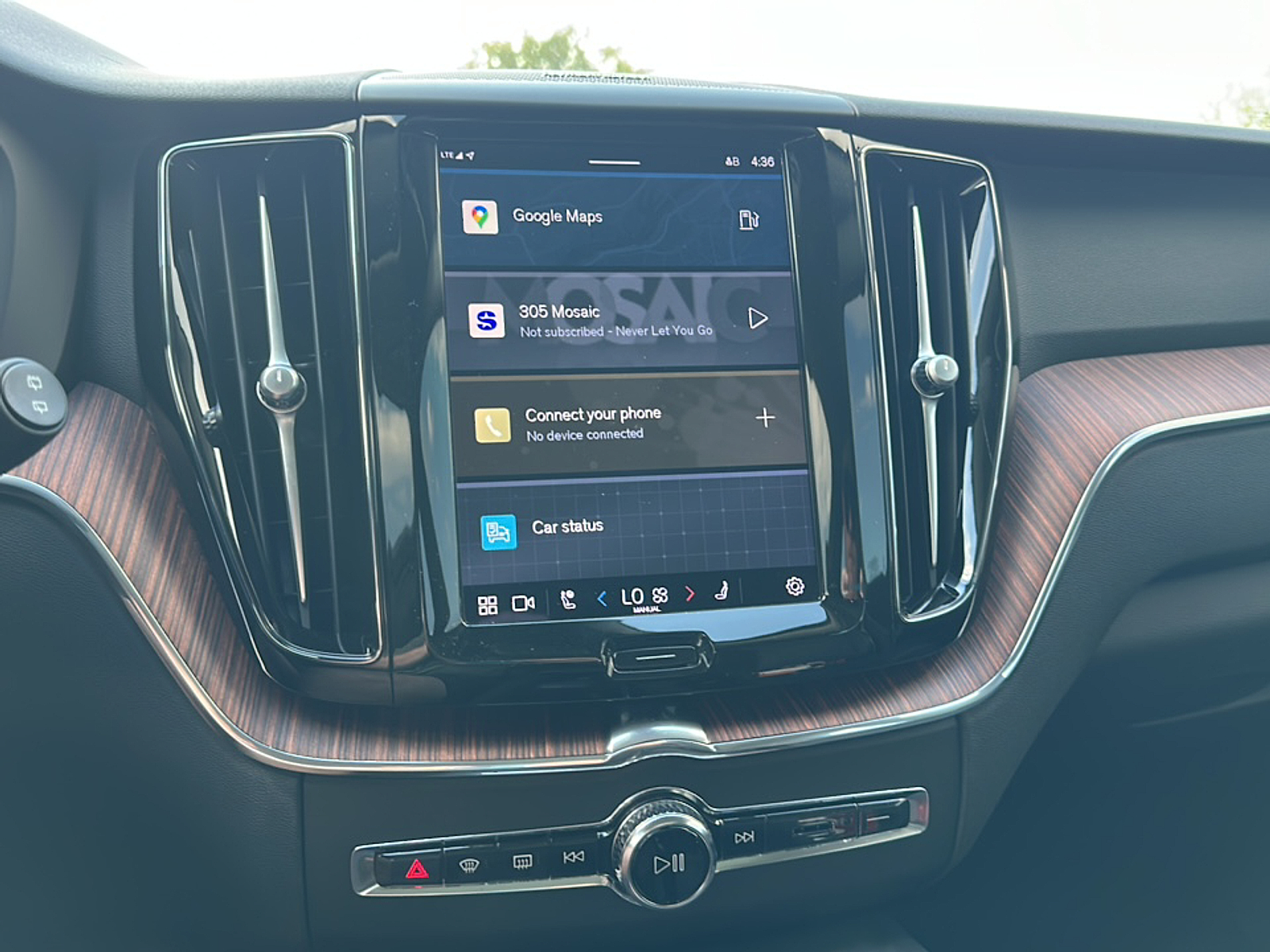 2023 Volvo XC60 B5 Plus photo 12