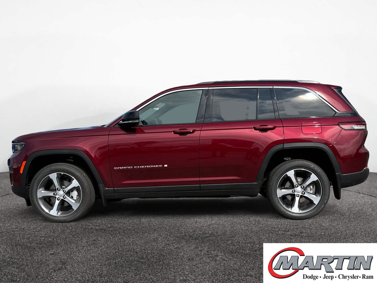 2025 Jeep Grand Cherokee Limited photo 2