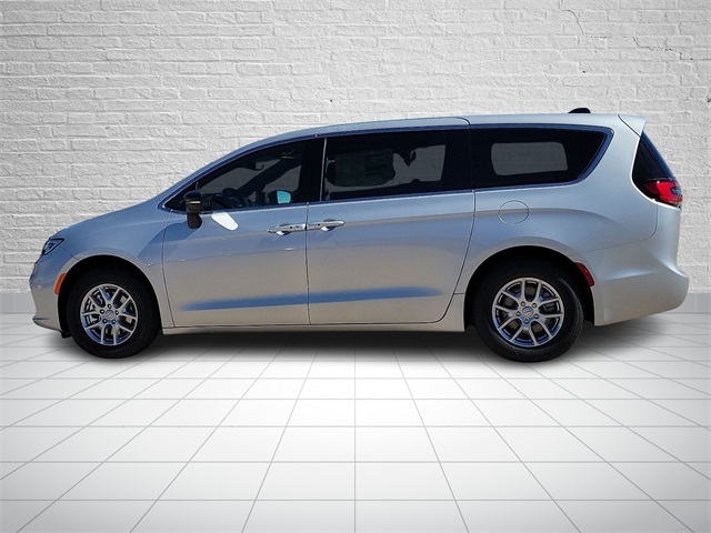 2026 Chrysler Pacifica photo 2