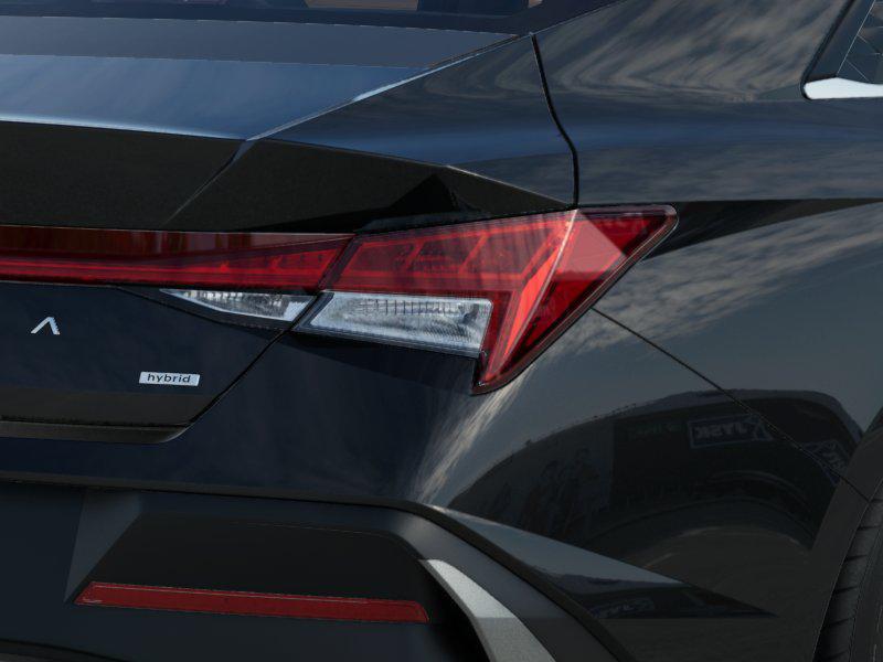 2025 Hyundai Elantra Hybrid Limited photo 9