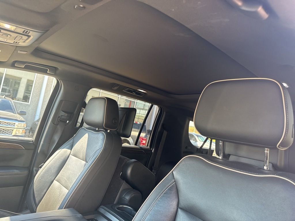 2021 Chevrolet Suburban Premier photo 14
