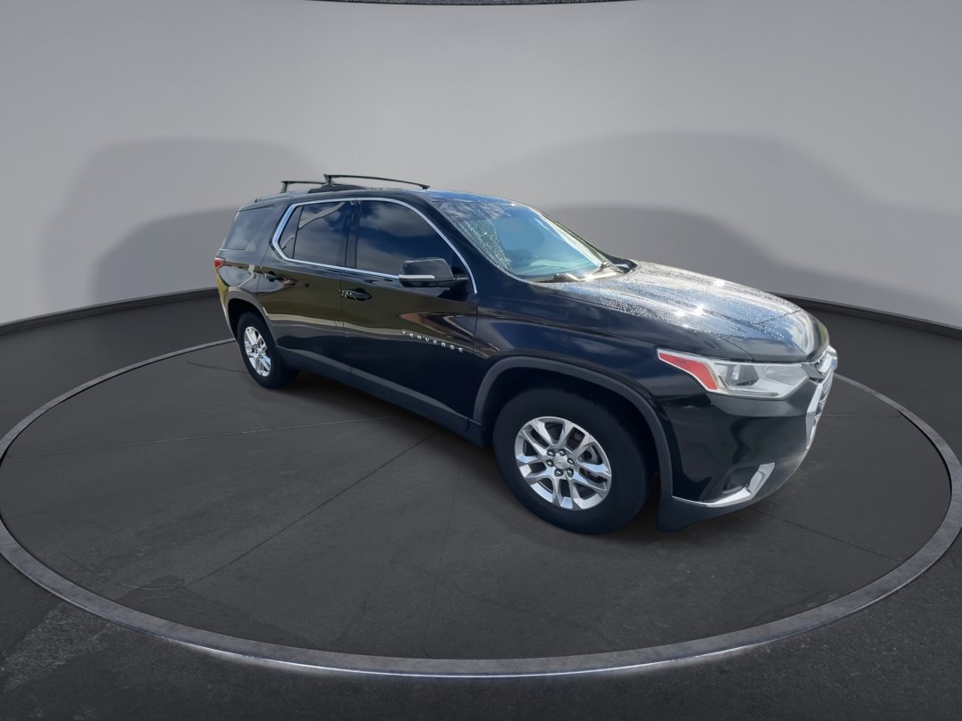 2018 Chevrolet Traverse Cloth 1LT photo 2