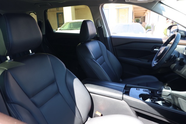 2023 Nissan Rogue SL photo 17