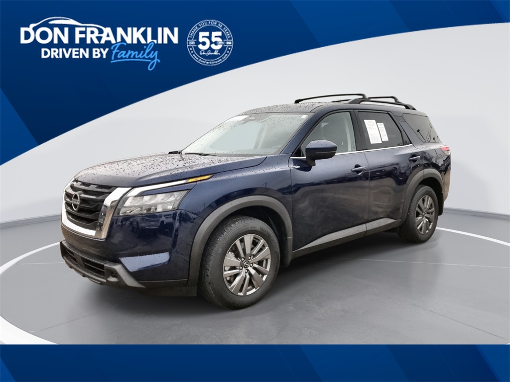 2025 Nissan Pathfinder SV's photo