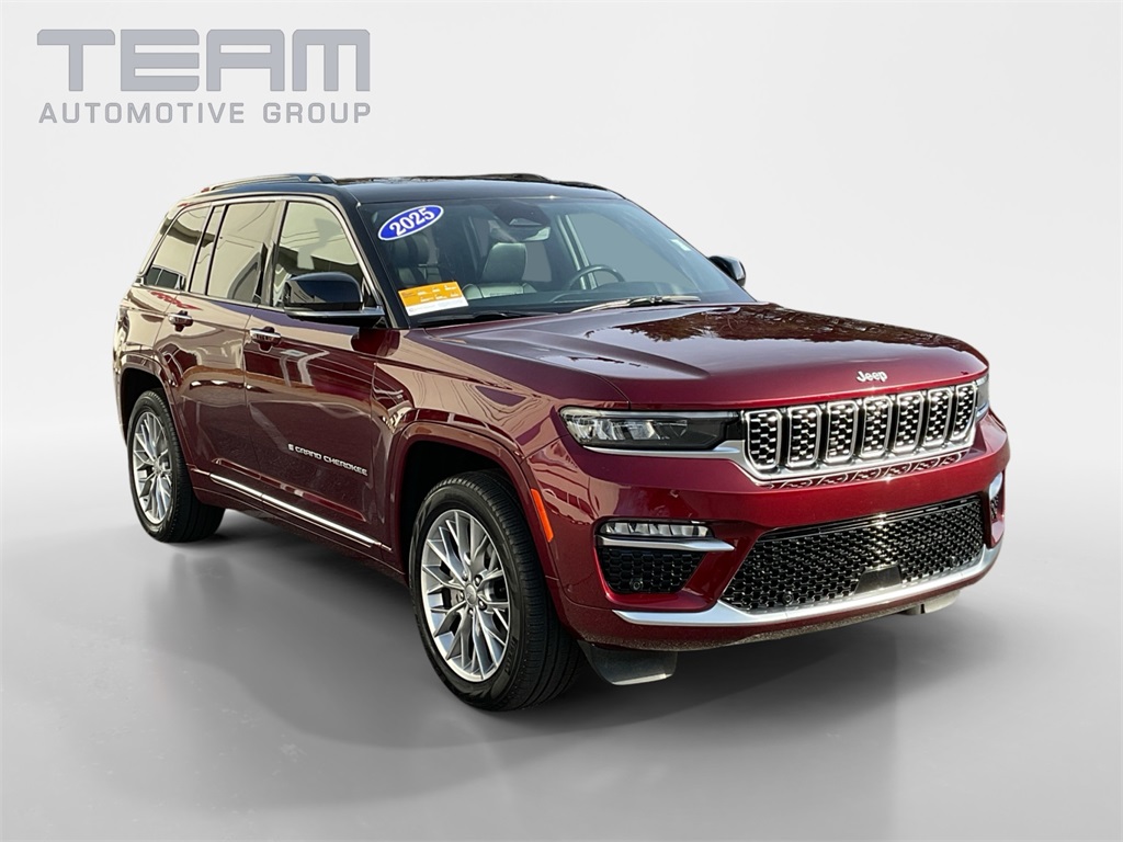 2025 Jeep Grand Cherokee Summit's photo