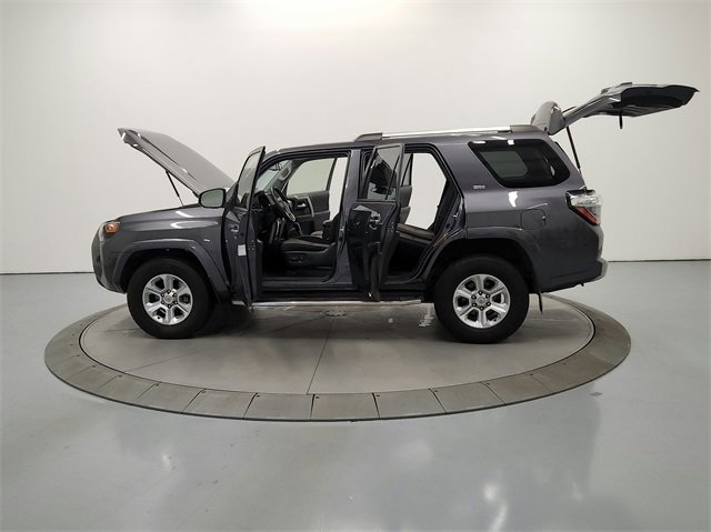 2021 Toyota 4Runner SR5 photo 12