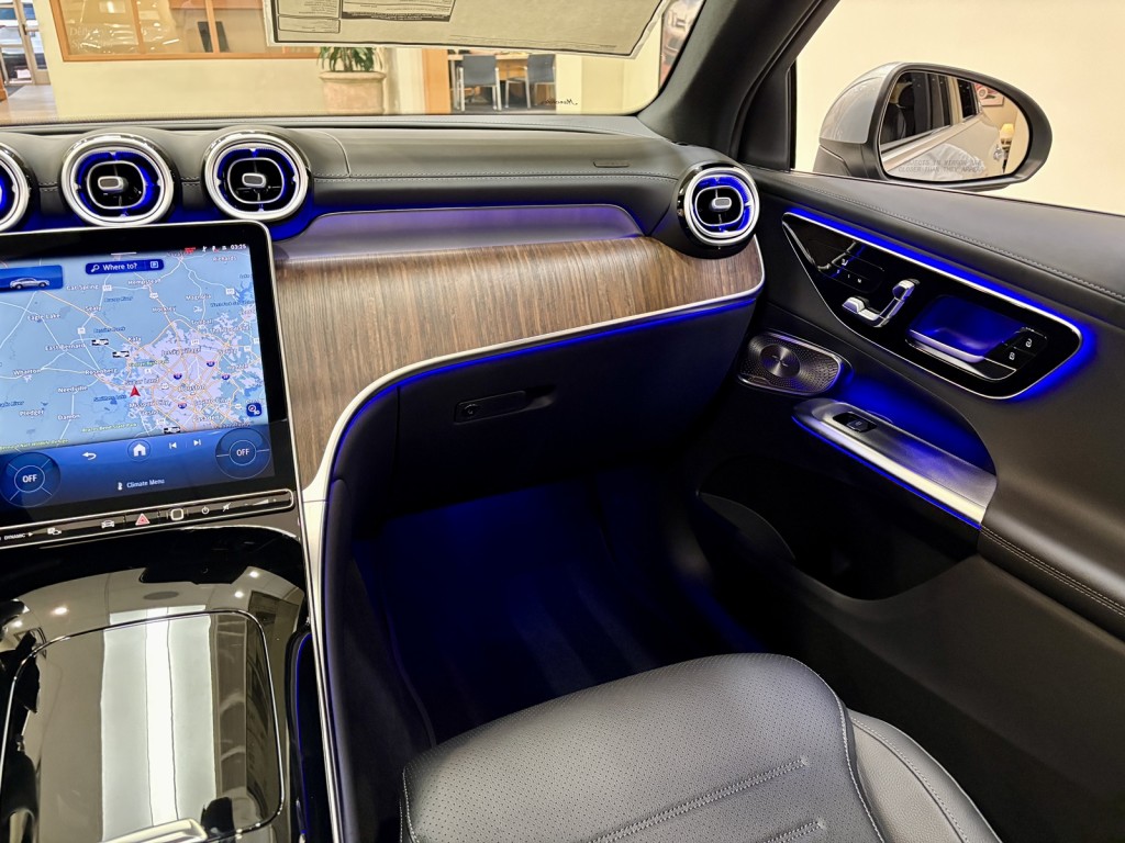 2026 Mercedes Benz GLC 300 4MATIC photo 11