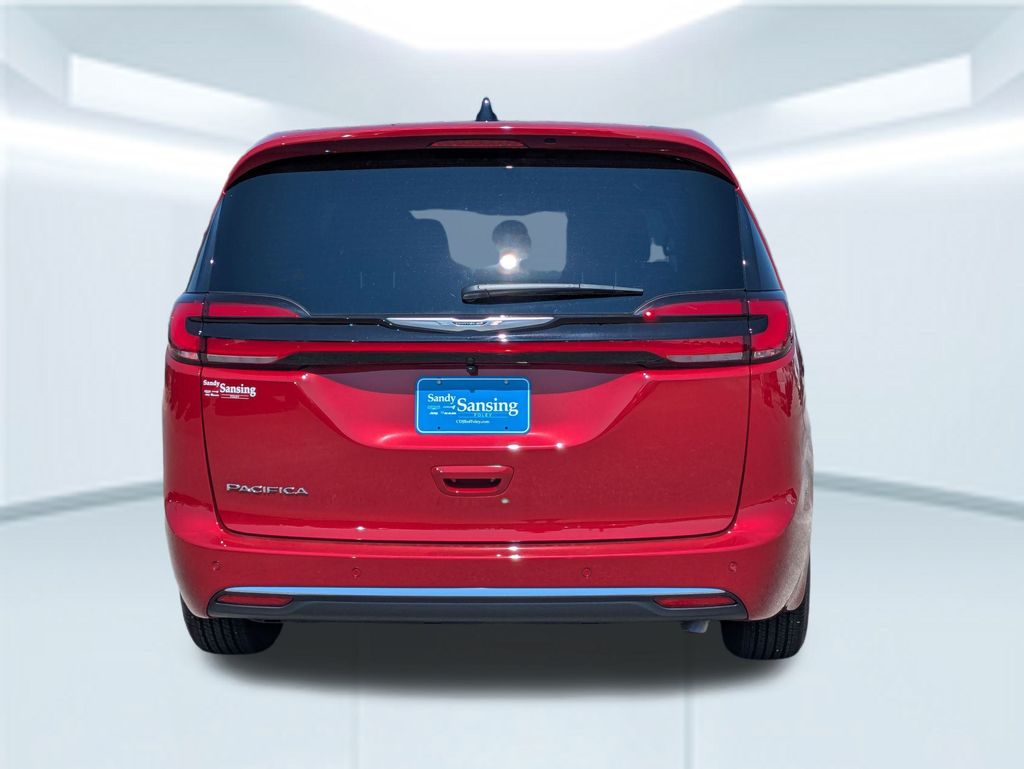 2026 Chrysler Pacifica photo 4