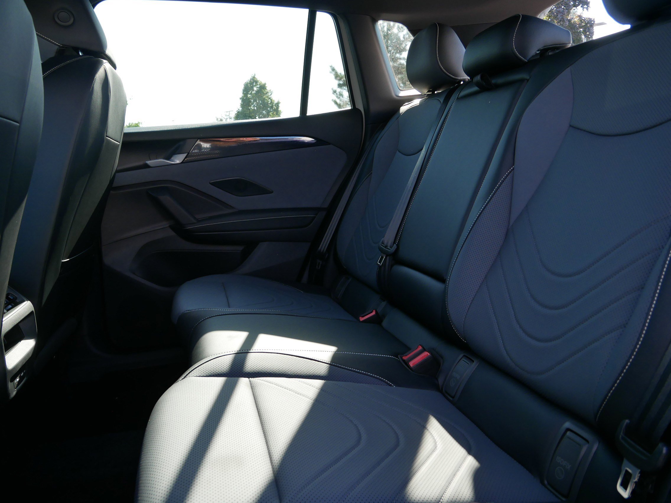 2025 Volkswagen Tiguan SE R-Line Black photo 5