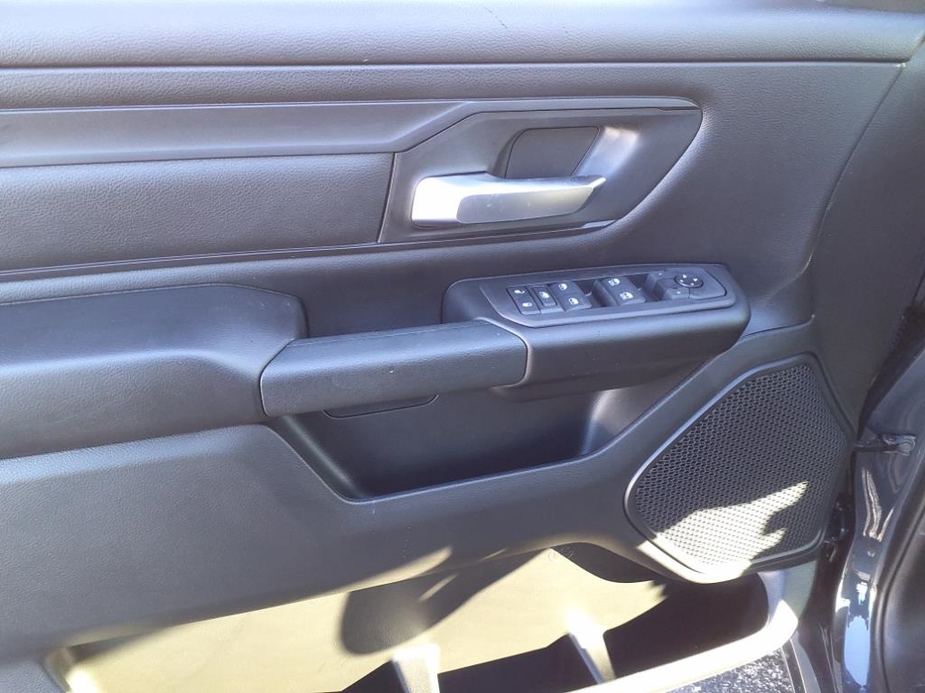 2025 Ram 1500 Tradesman photo 6