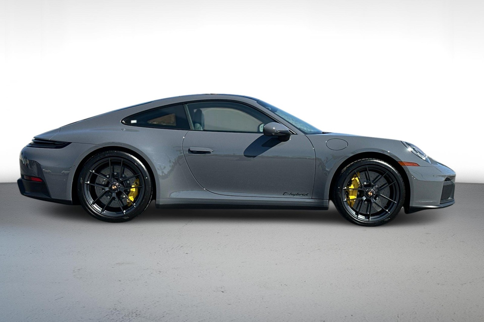 2025 Porsche 911 GTS photo 10