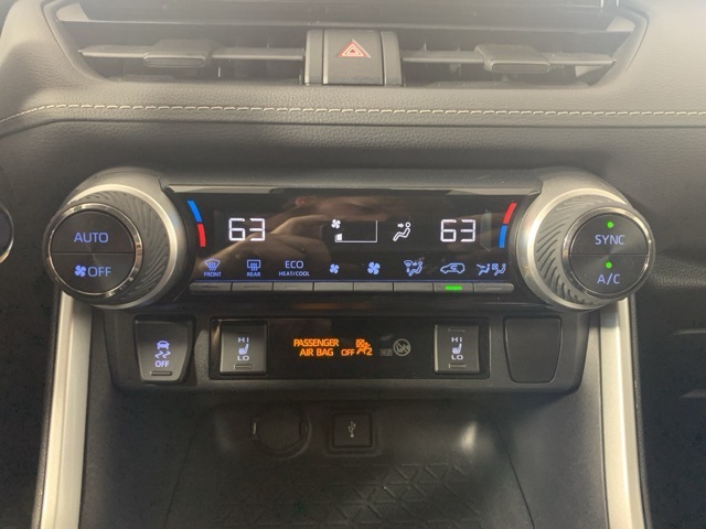 2021 Toyota RAV4 Hybrid XLE photo 18