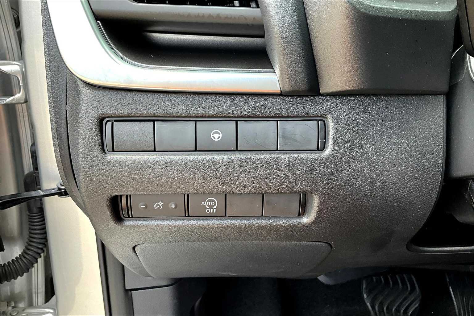 2023 Nissan Rogue SV photo 31