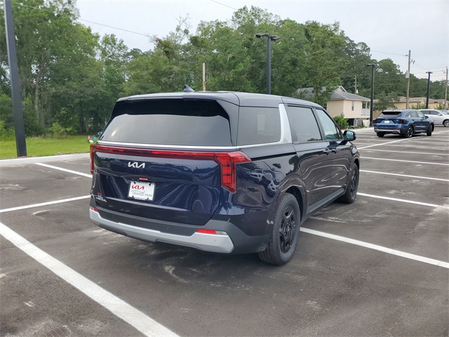 2026 Kia Carnival LXS photo 3
