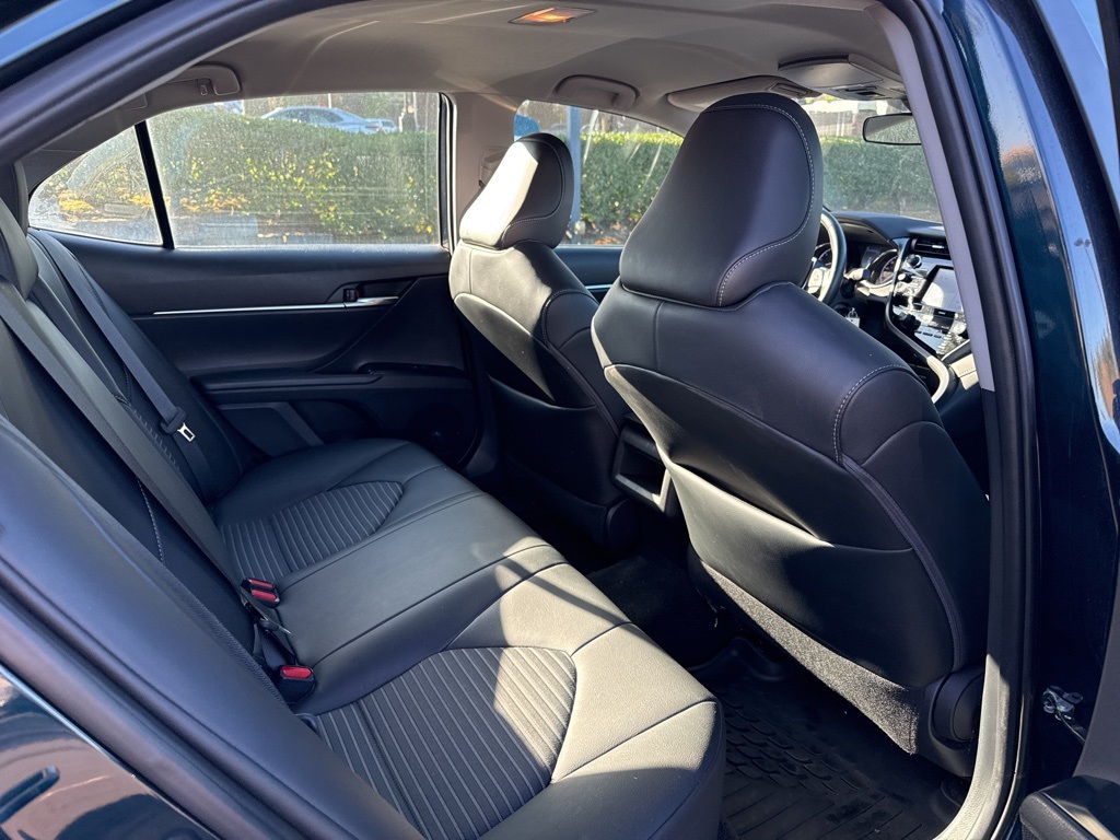 2020 Toyota Camry SE photo 19