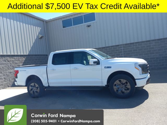 2025 Ford F-150 Lightning Lariat photo 2