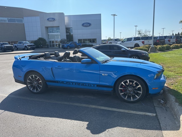 2011 Ford Mustang GT Premium photo 2