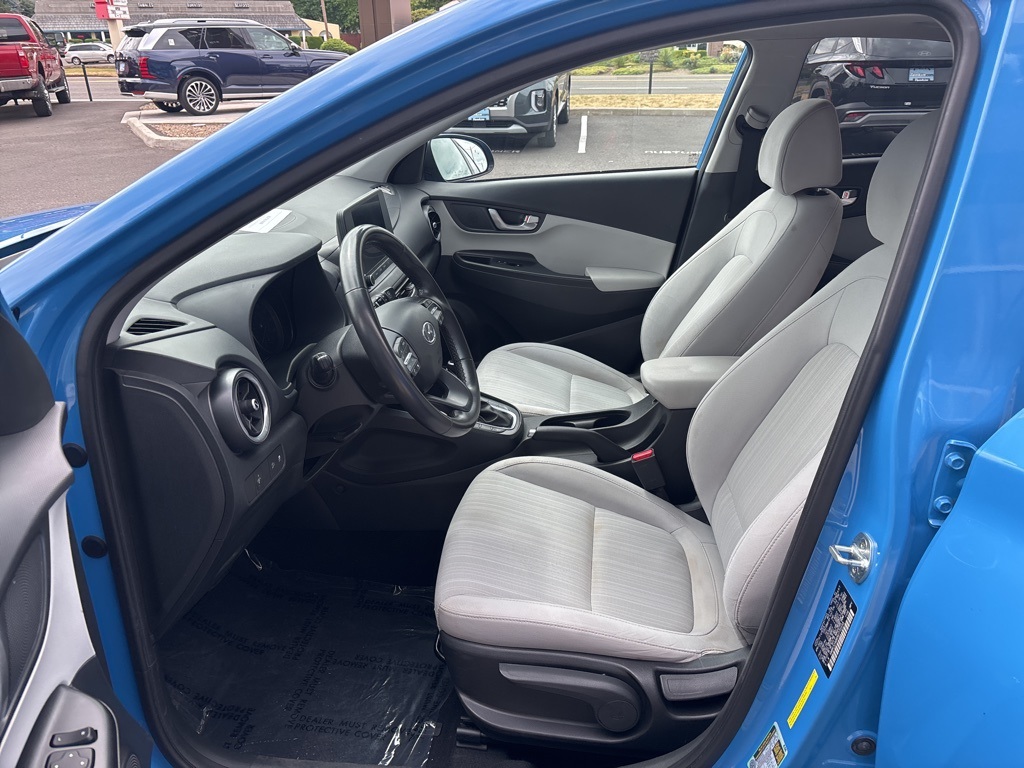 2022 Hyundai Kona SEL photo 8