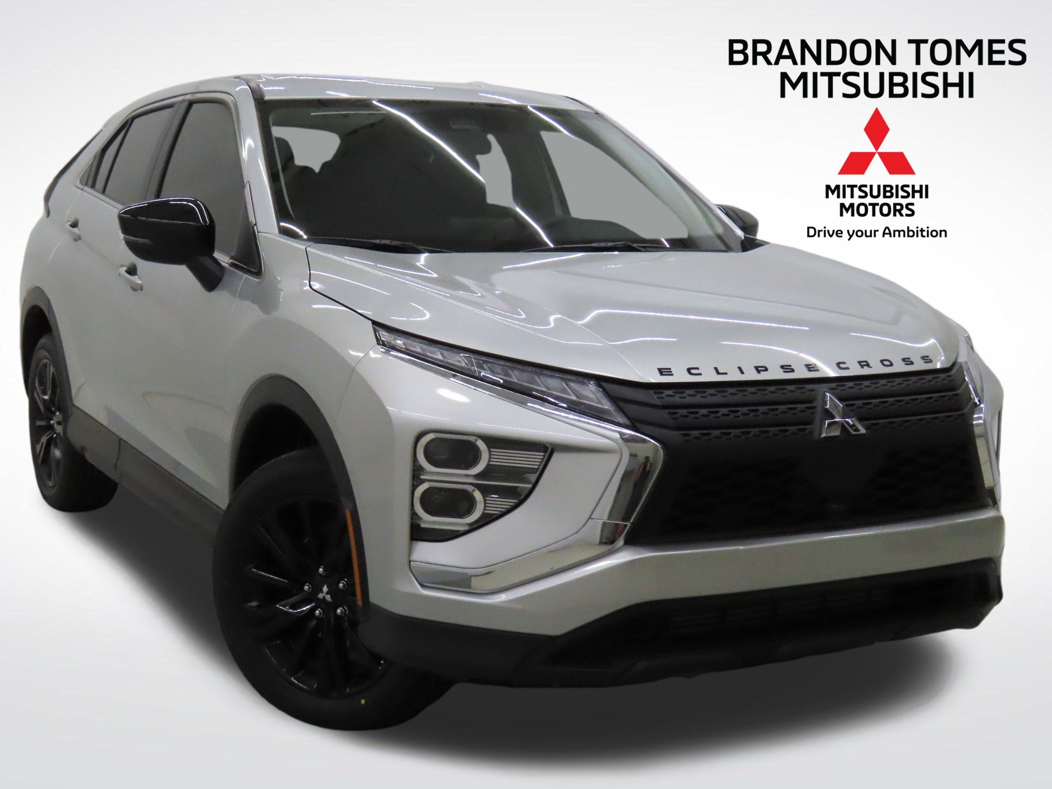 2025 Mitsubishi Eclipse Cross LE's photo