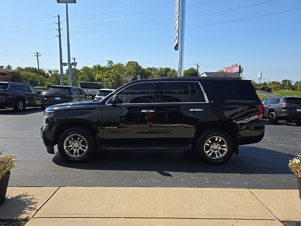 2017 Chevrolet Tahoe LT photo 2
