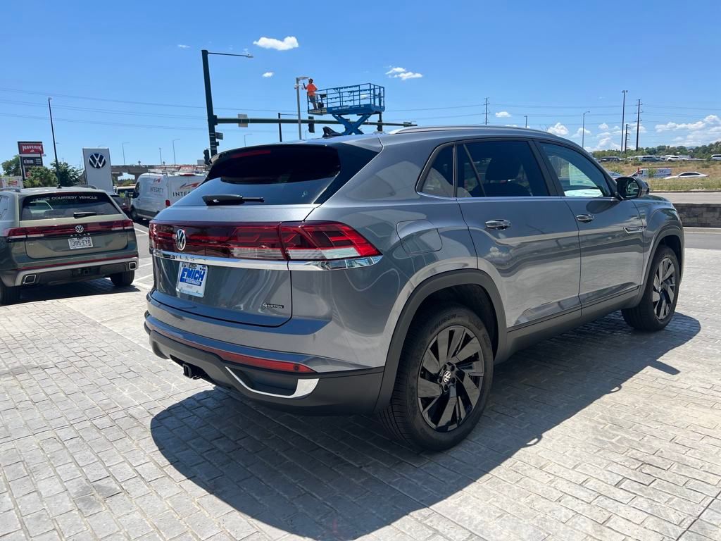 2025 Volkswagen Atlas Cross Sport SE Technology photo 5