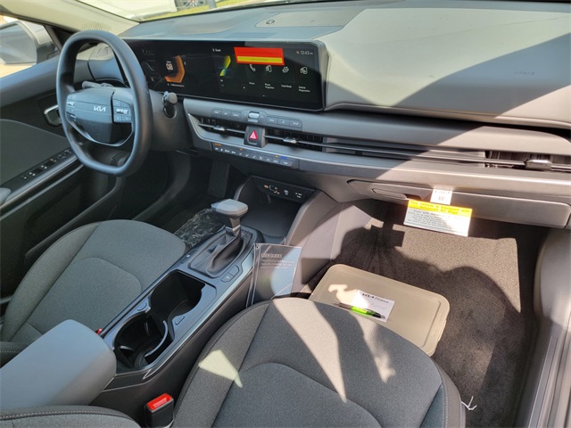 2025 Kia K4 LXS photo 17