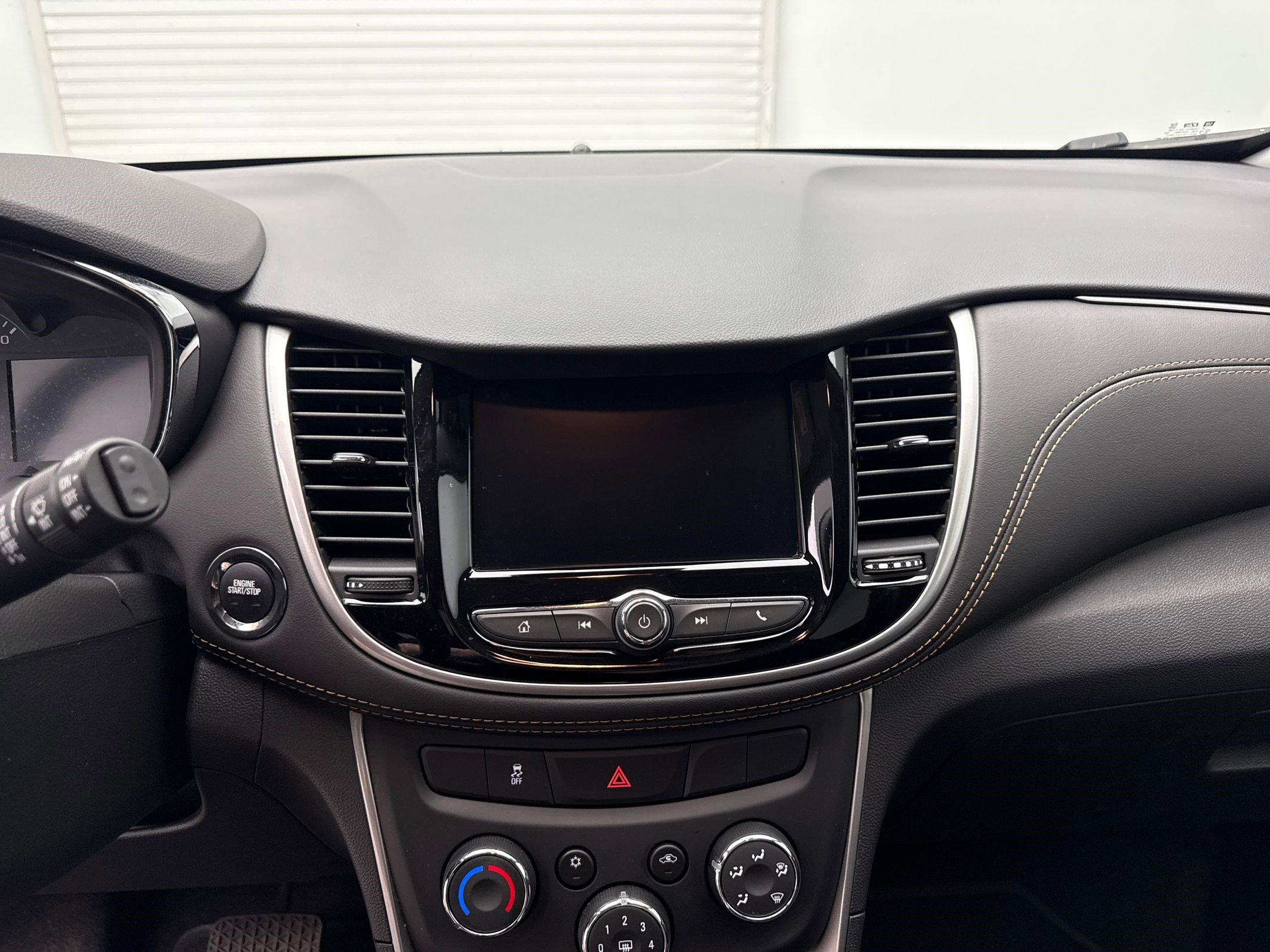 2022 Chevrolet Trax LT photo 33