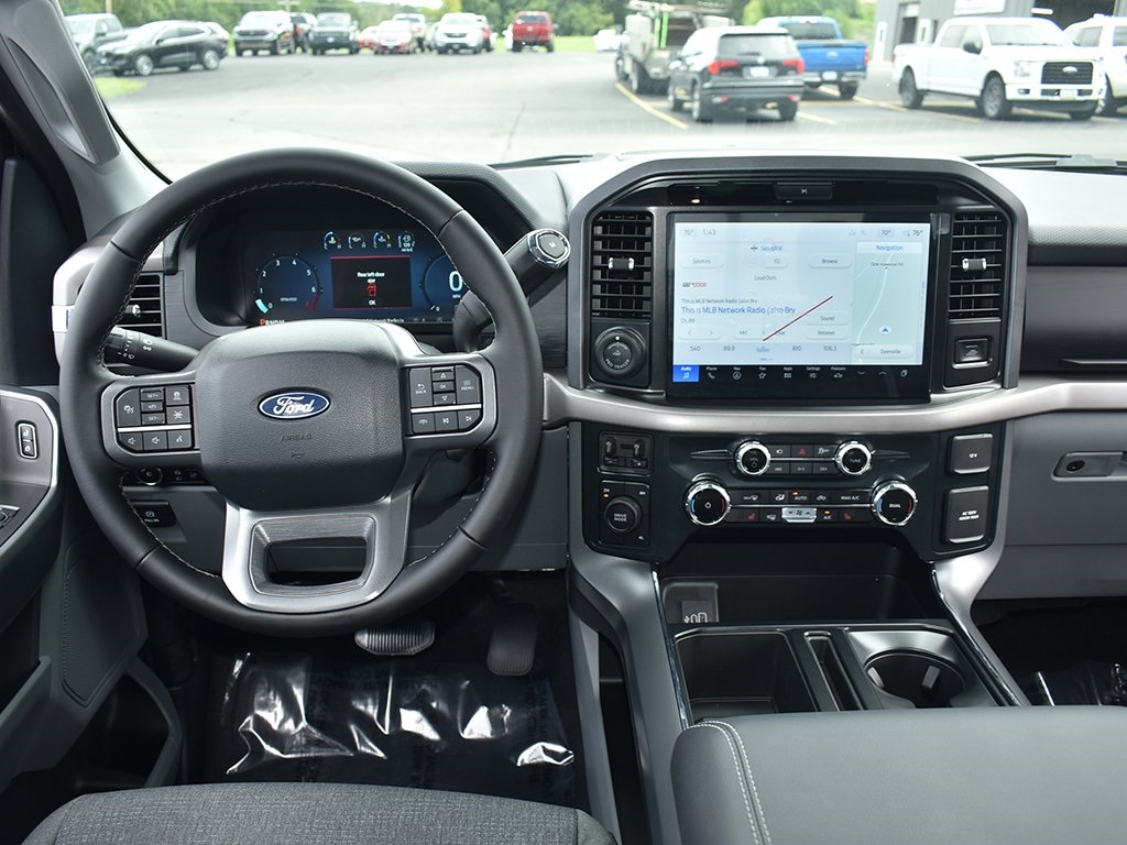2025 Ford F-150 XLT photo 13