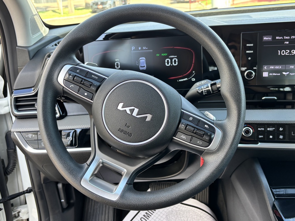2023 Kia Sportage Hybrid LX photo 10