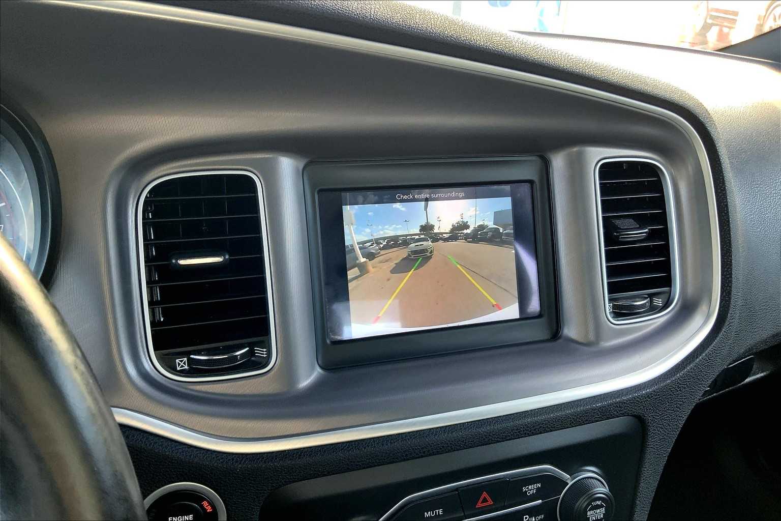 2022 Dodge Charger SXT photo 25