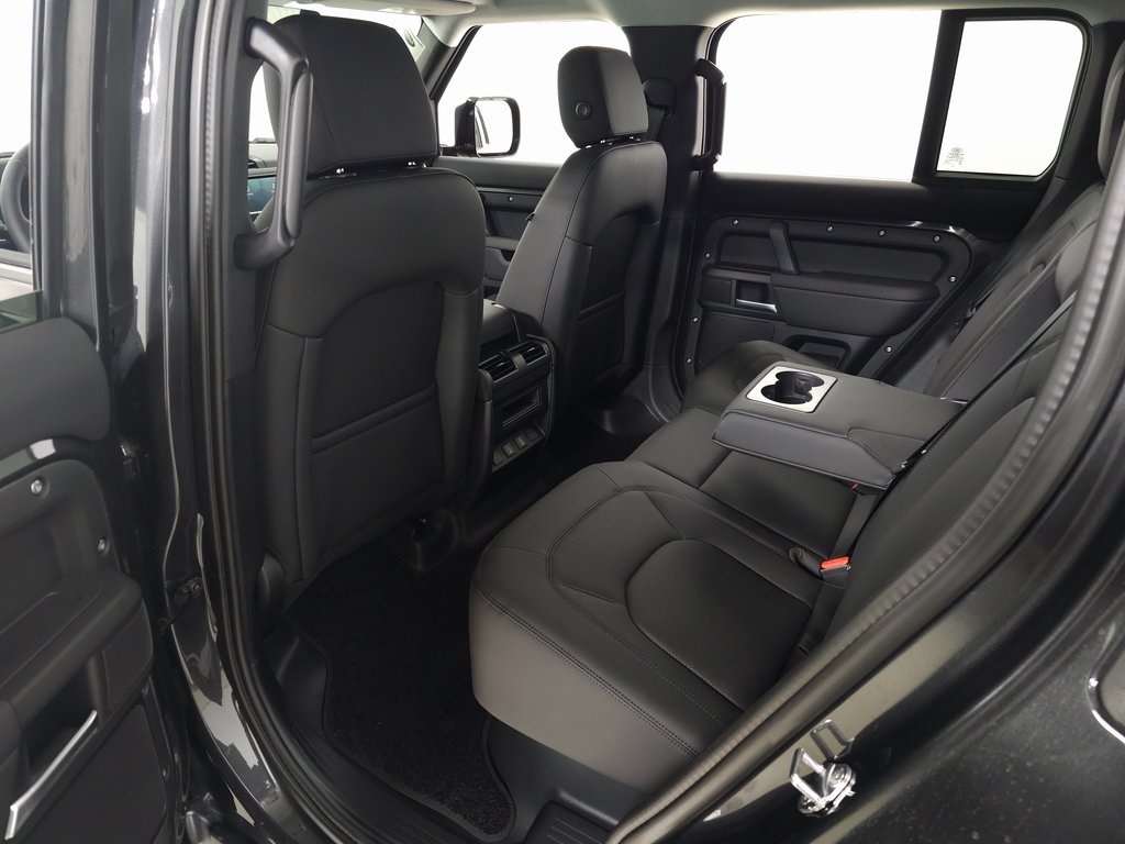 2026 LAND ROVER DEFENDER - Image 31