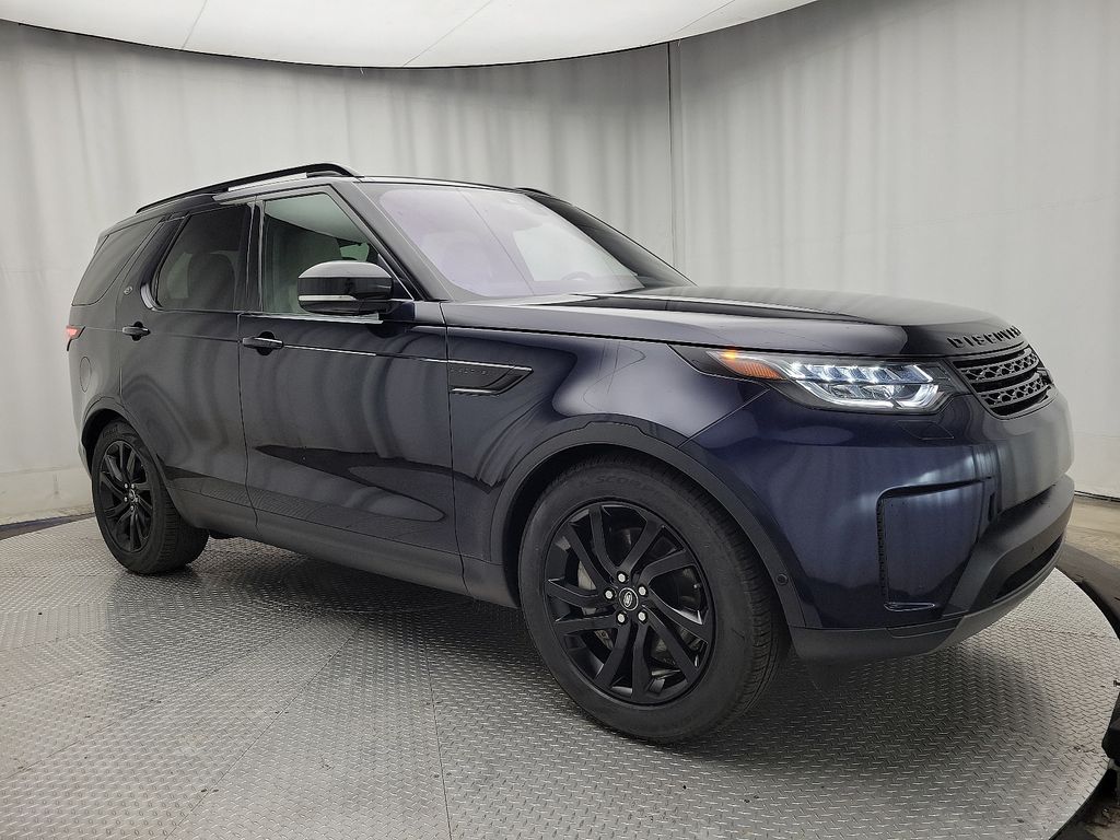 2020 Land Rover Discovery HSE photo 3