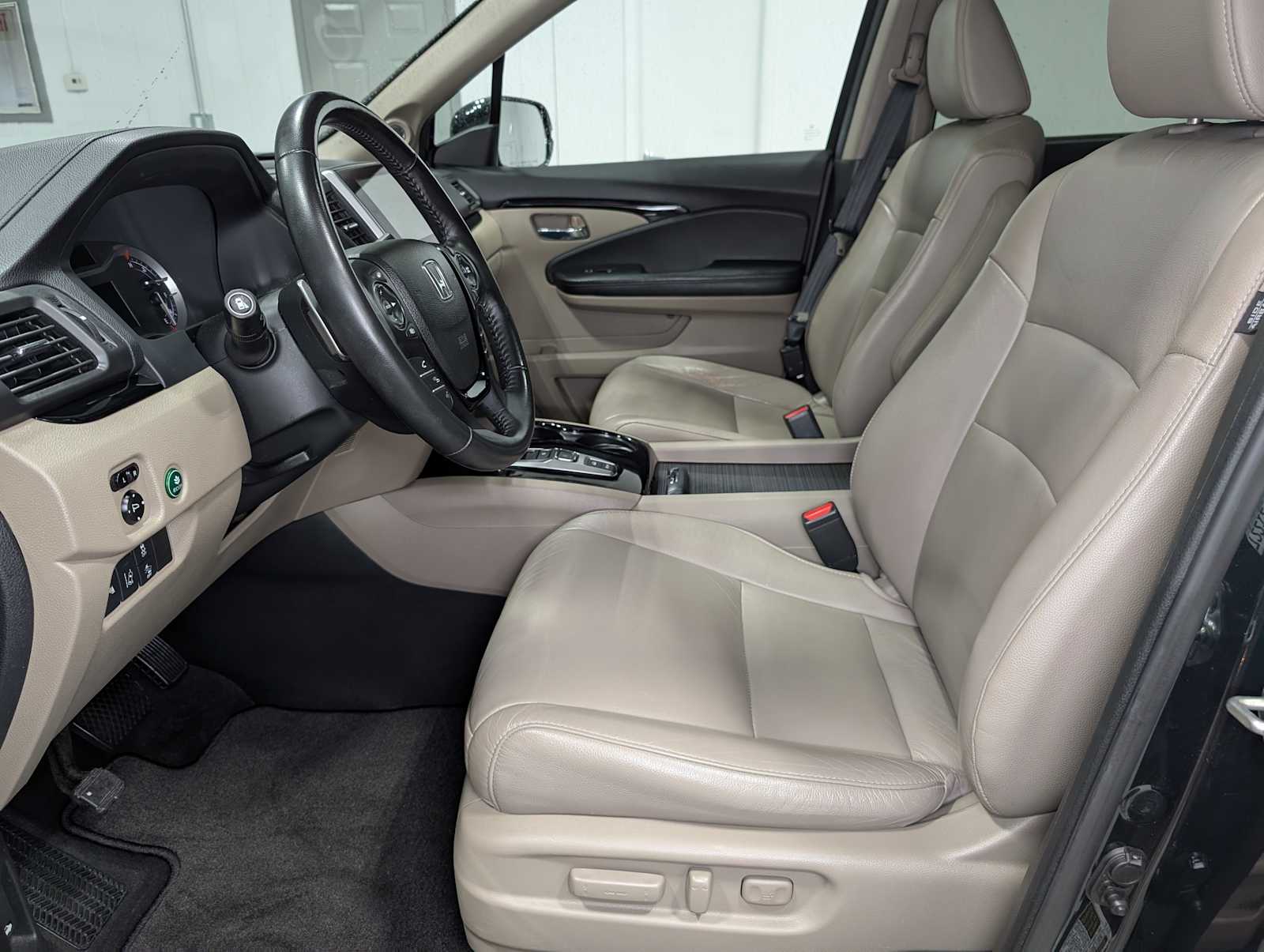 2016 Honda Pilot Touring photo 4