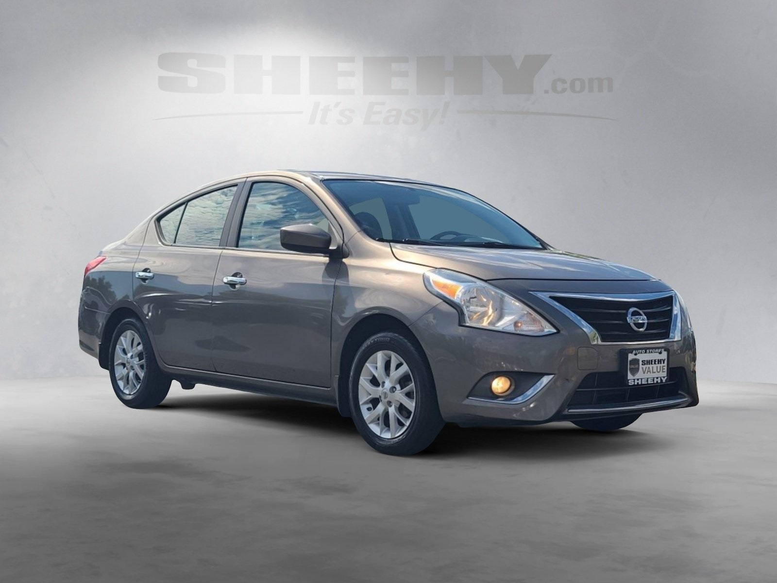 2015 Nissan Versa 1.6 SV photo 2